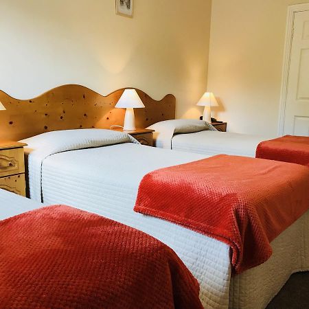 San Antonio Guesthouse Килкени Екстериор снимка