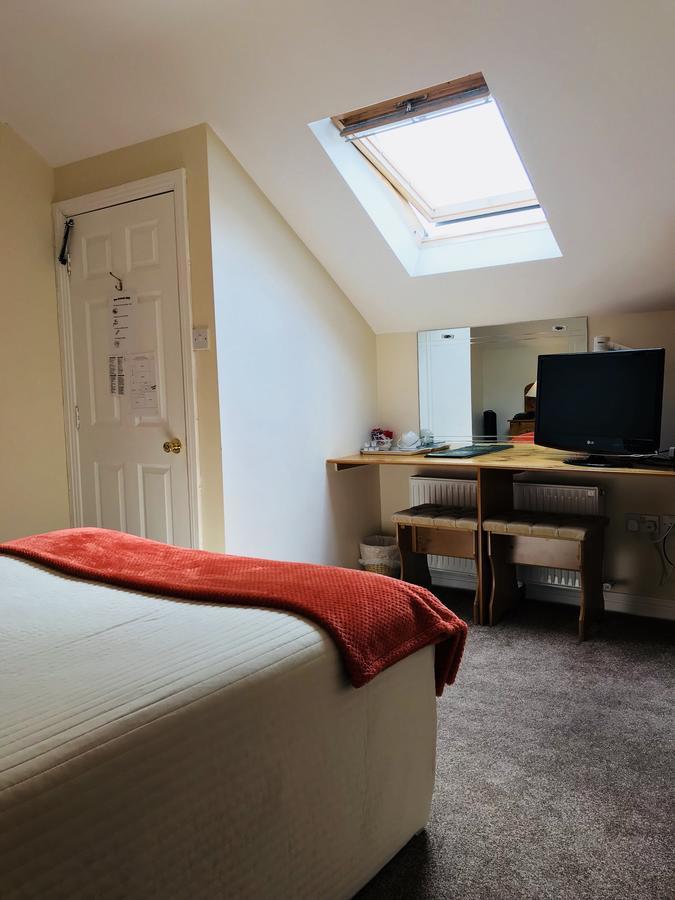 San Antonio Guesthouse Килкени Екстериор снимка